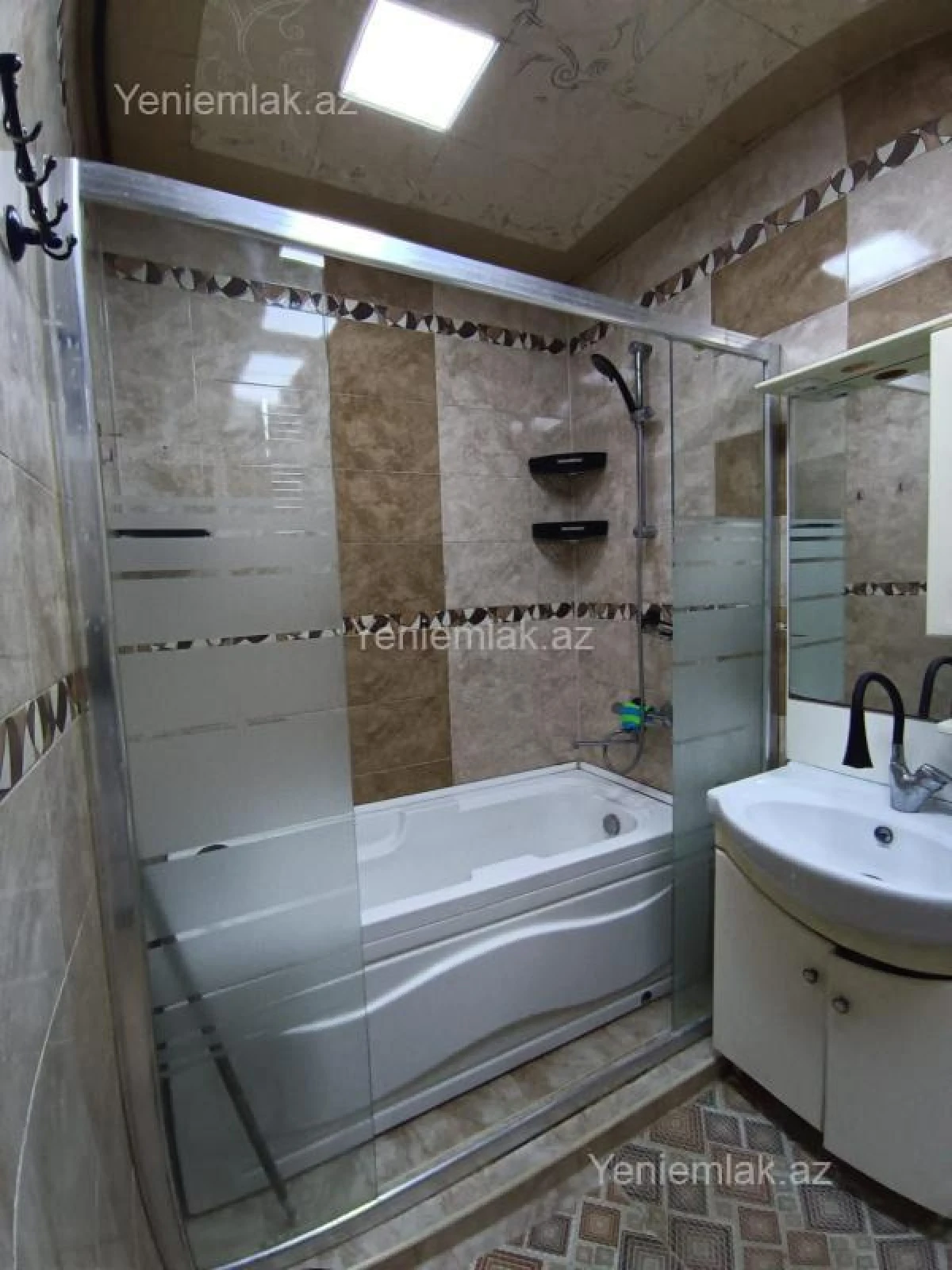 Satılır 3 otaqlı köhnə tikili 85 m²