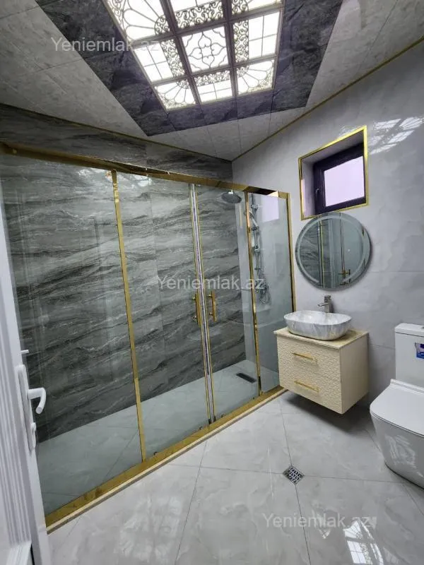 Satılır 5 otaqlı həyət evi 250 m²