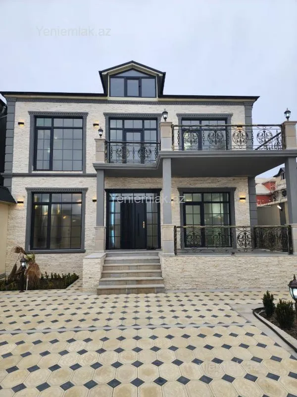Satılır 5 otaqlı həyət evi 250 m²