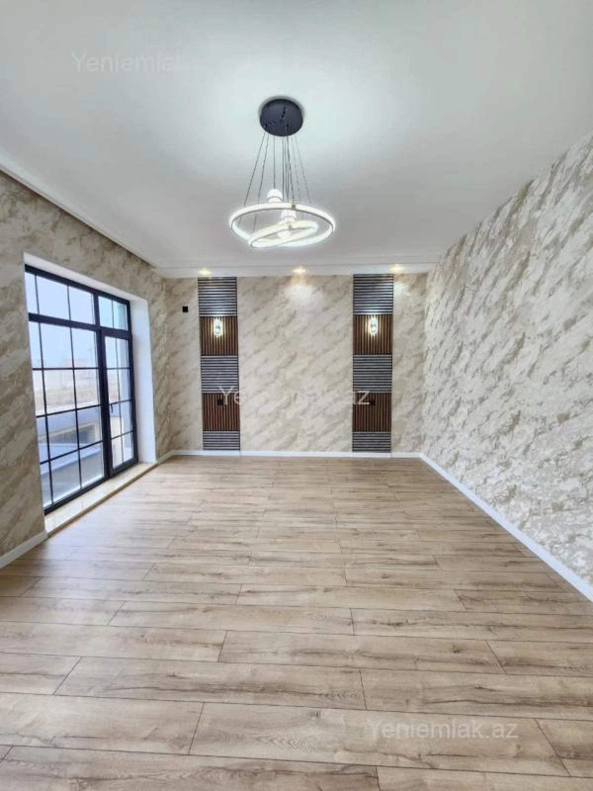 Satılır 5 otaqlı həyət evi 250 m²