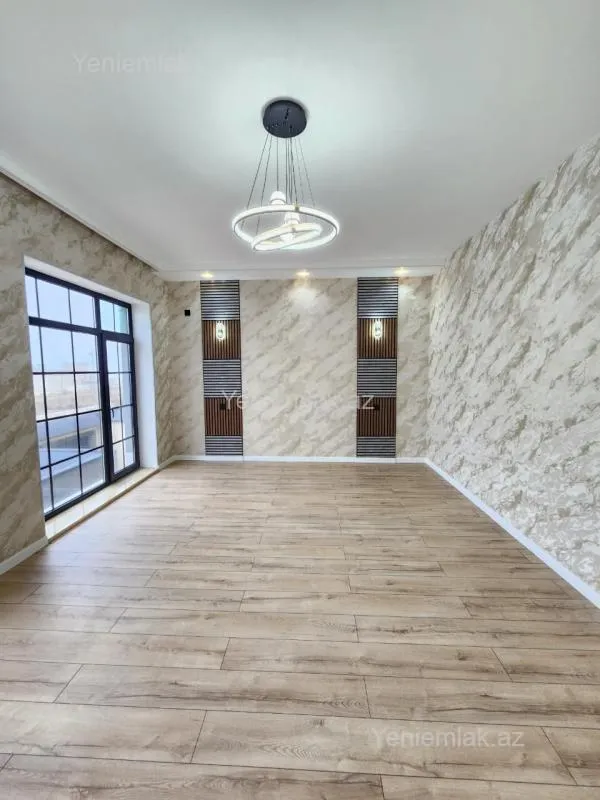 Satılır 5 otaqlı həyət evi 250 m²