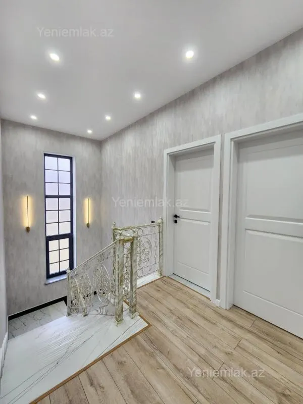 Satılır 5 otaqlı həyət evi 250 m²