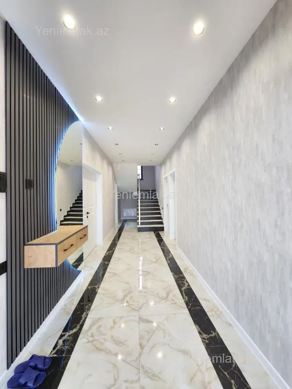 Satılır 5 otaqlı həyət evi 250 m²