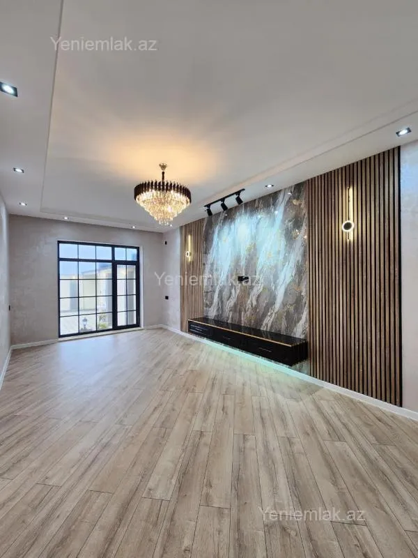 Satılır 5 otaqlı həyət evi 250 m²