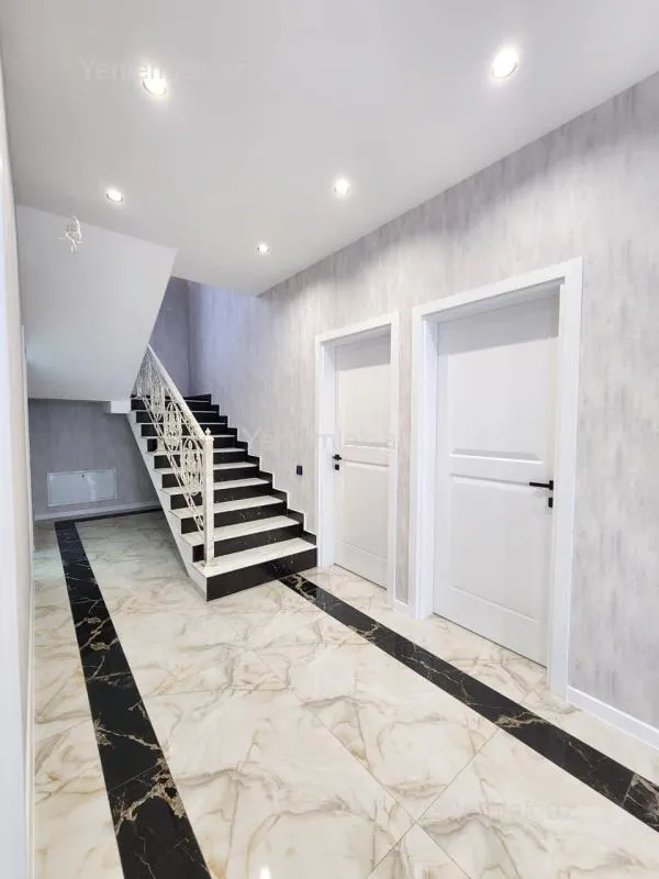 Satılır 5 otaqlı həyət evi 250 m²