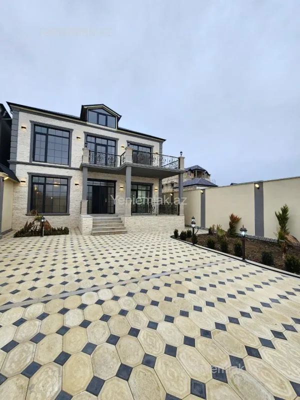 Satılır 5 otaqlı həyət evi 250 m²