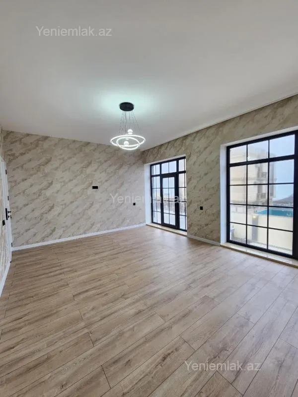 Satılır 5 otaqlı həyət evi 250 m²