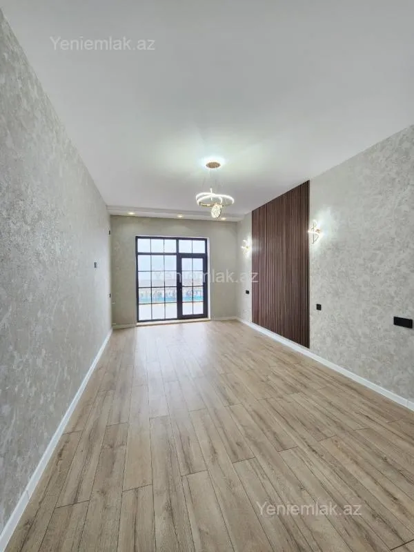 Satılır 5 otaqlı həyət evi 250 m²