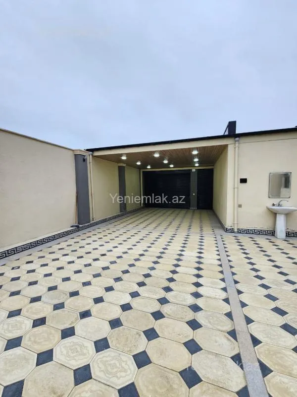 Satılır 5 otaqlı həyət evi 250 m²