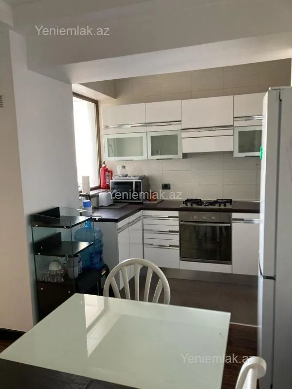 Satılır 3 otaqlı yeni tikili 122 m²