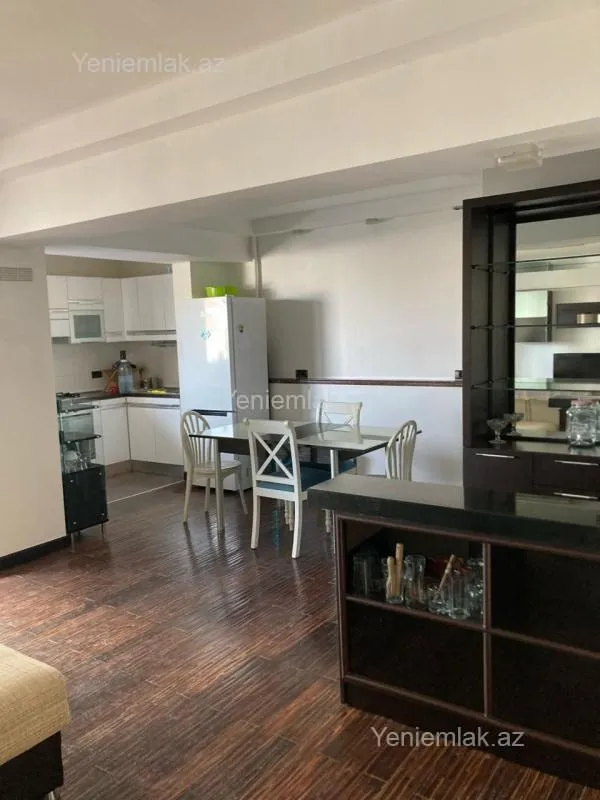 Satılır 3 otaqlı yeni tikili 122 m²