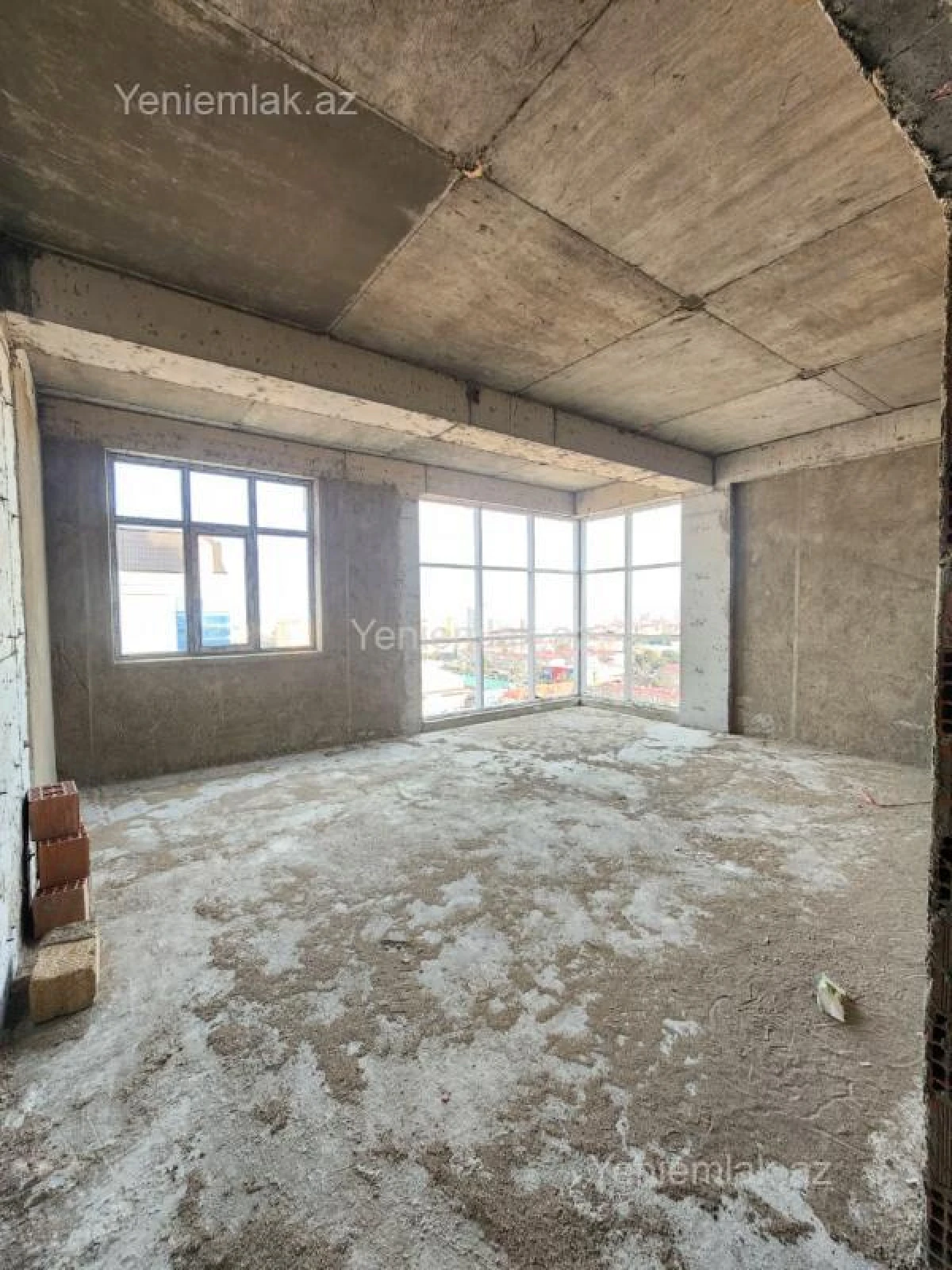 Satılır 3 otaqlı yeni tikili 130 m²