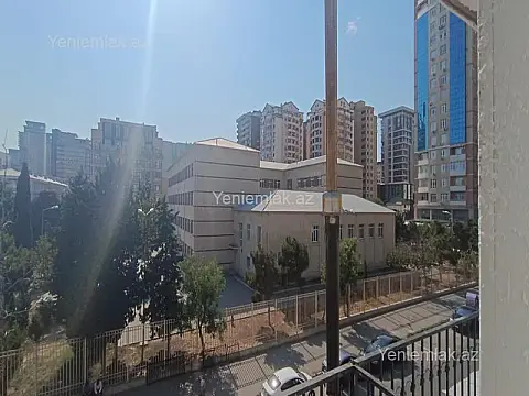 Satılır 3 otaqlı köhnə tikili 75 m²