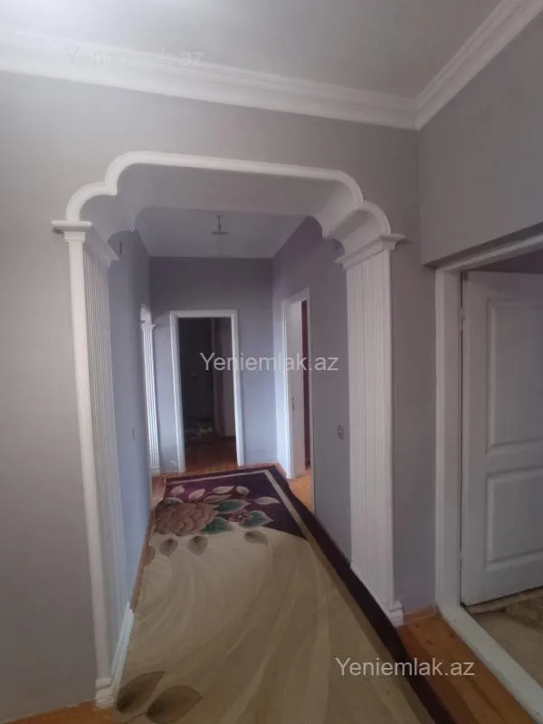 Satılır 6 otaqlı həyət evi 200 m²