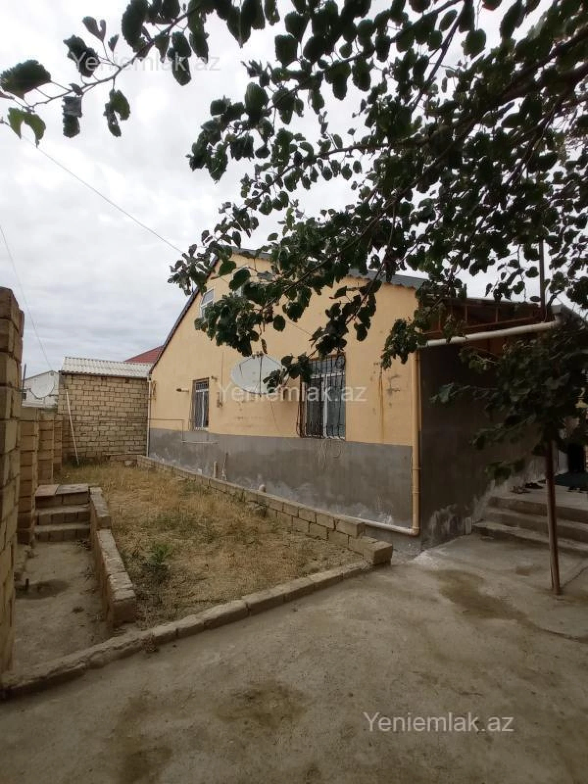 Satılır 6 otaqlı həyət evi 200 m²