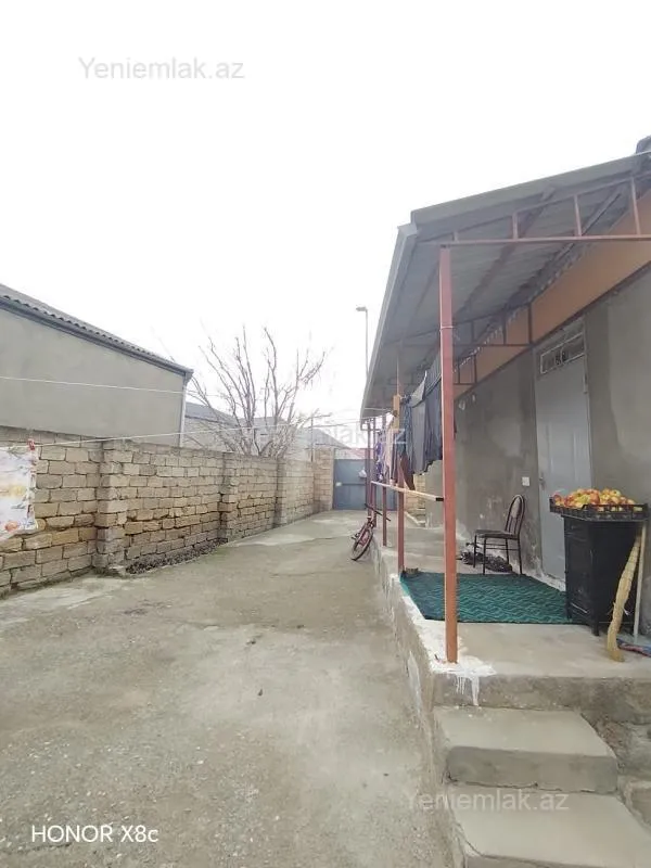 Satılır 6 otaqlı həyət evi 200 m²