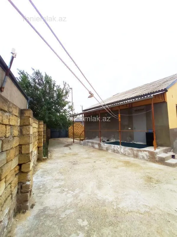 Satılır 6 otaqlı həyət evi 200 m²