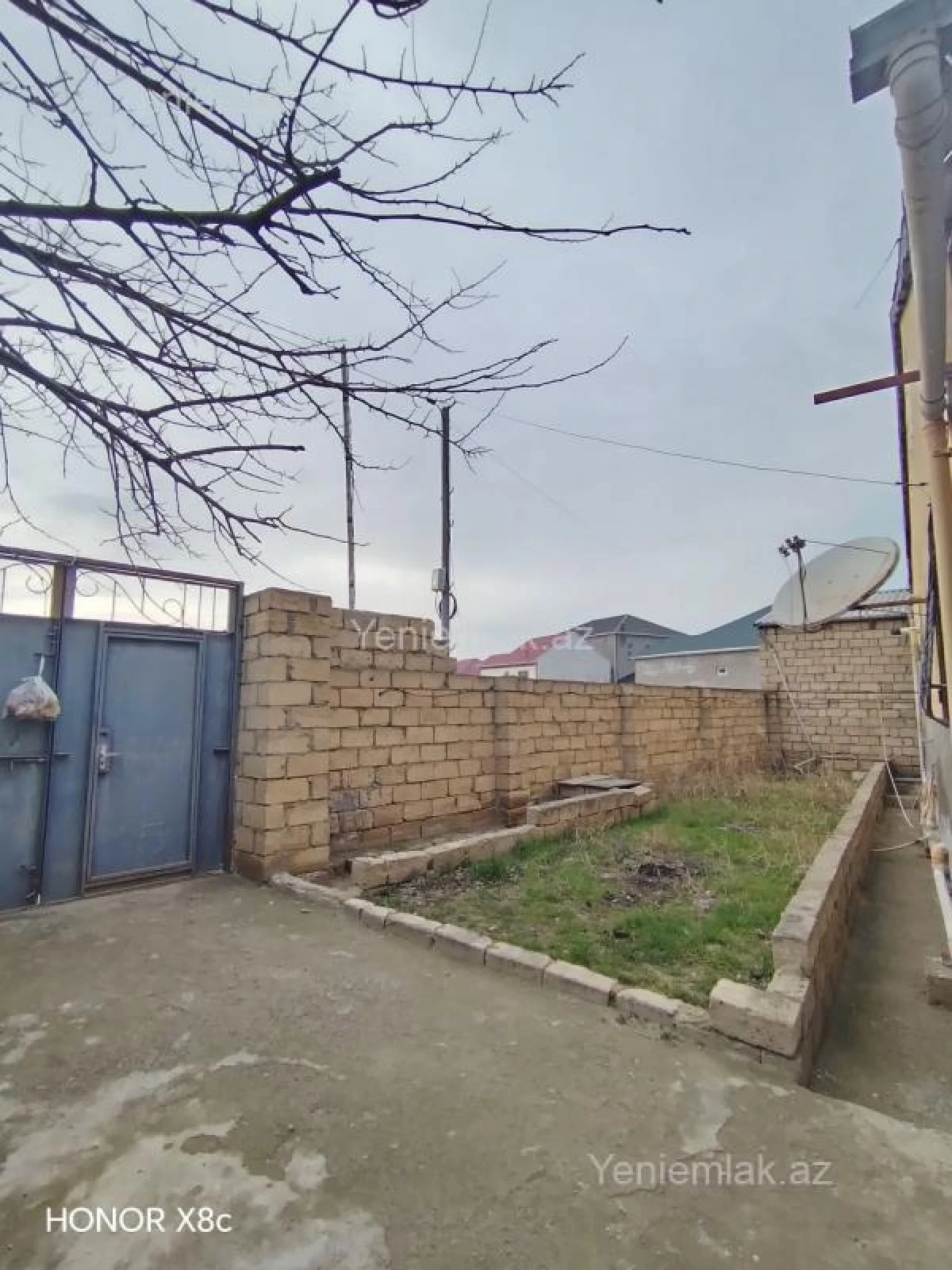 Satılır 6 otaqlı həyət evi 200 m²