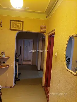 Satılır 4 otaqlı köhnə tikili 100 m²