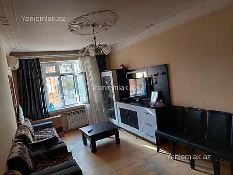 Satılır 4 otaqlı köhnə tikili 100 m²