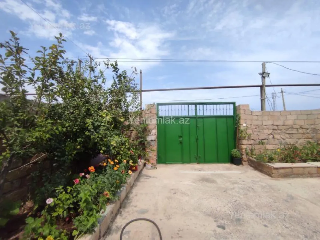 Satılır 3 otaqlı həyət evi 100 m²