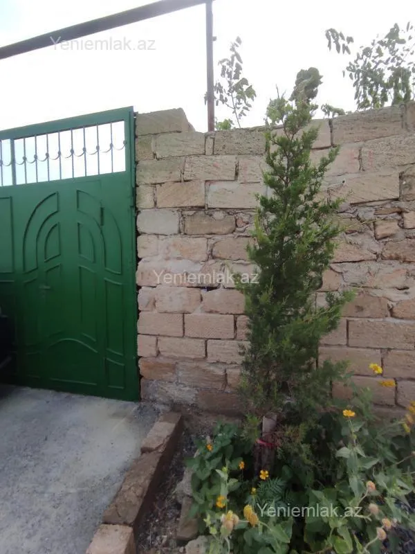 Satılır 3 otaqlı həyət evi 100 m²