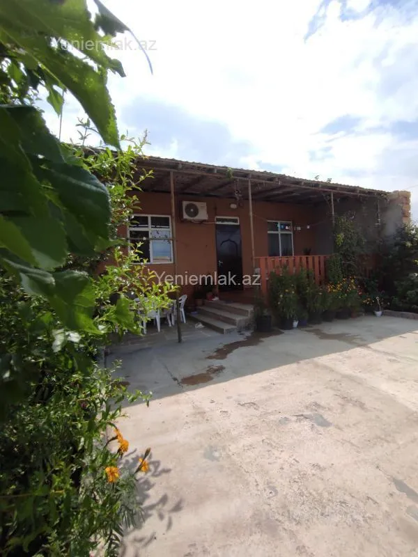 Satılır 3 otaqlı həyət evi 100 m²