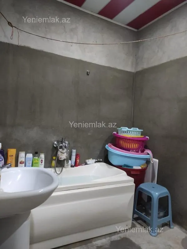 Satılır 3 otaqlı həyət evi 100 m²