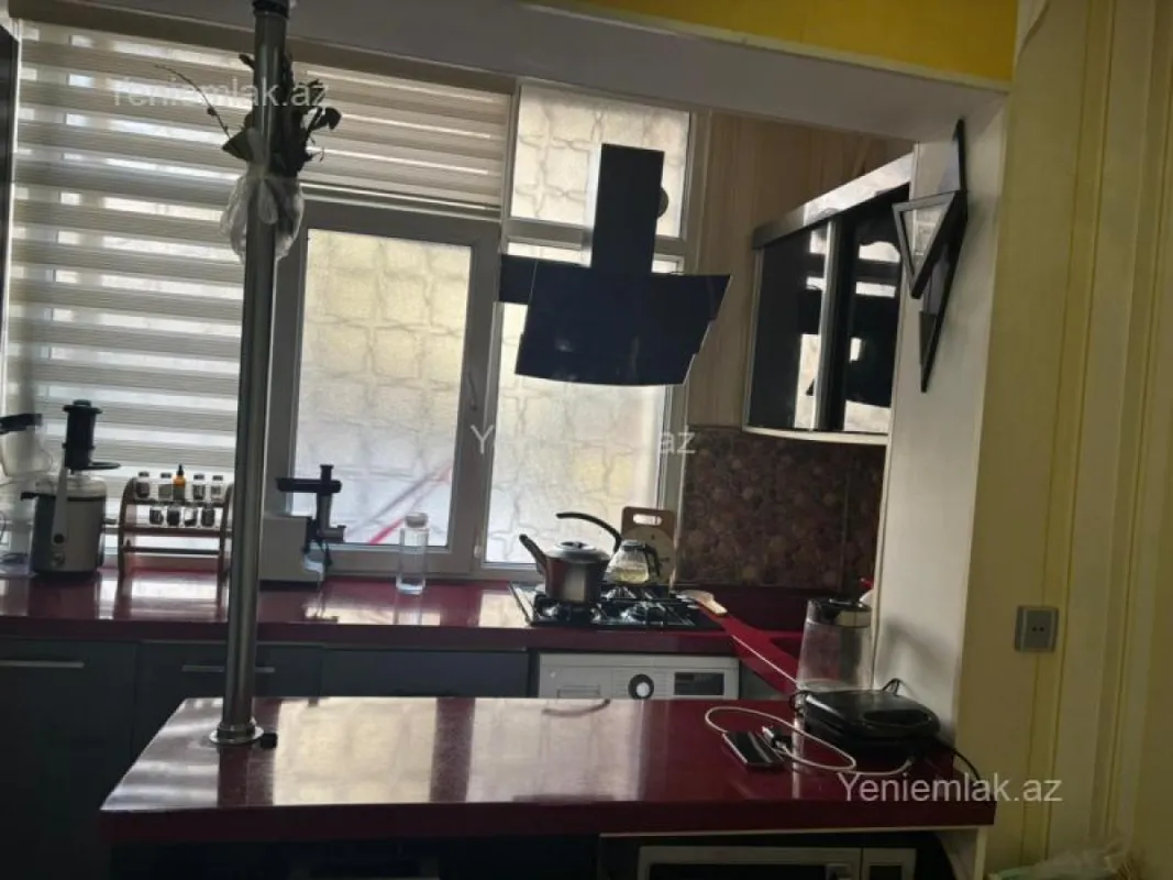 Satılır 3 otaqlı köhnə tikili 70 m²