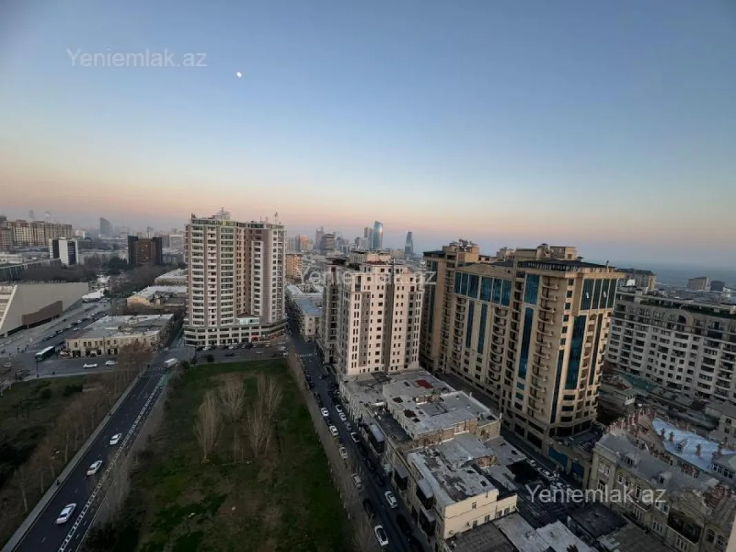 Satılır 3 otaqlı yeni tikili 150 m²