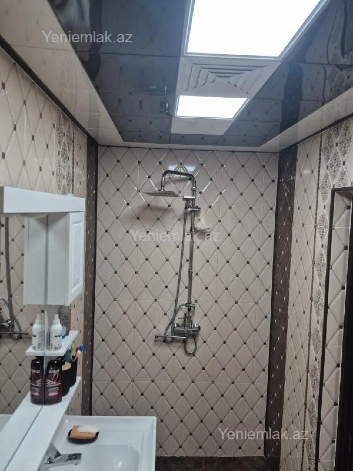 Satılır 4 otaqlı köhnə tikili 90 m²