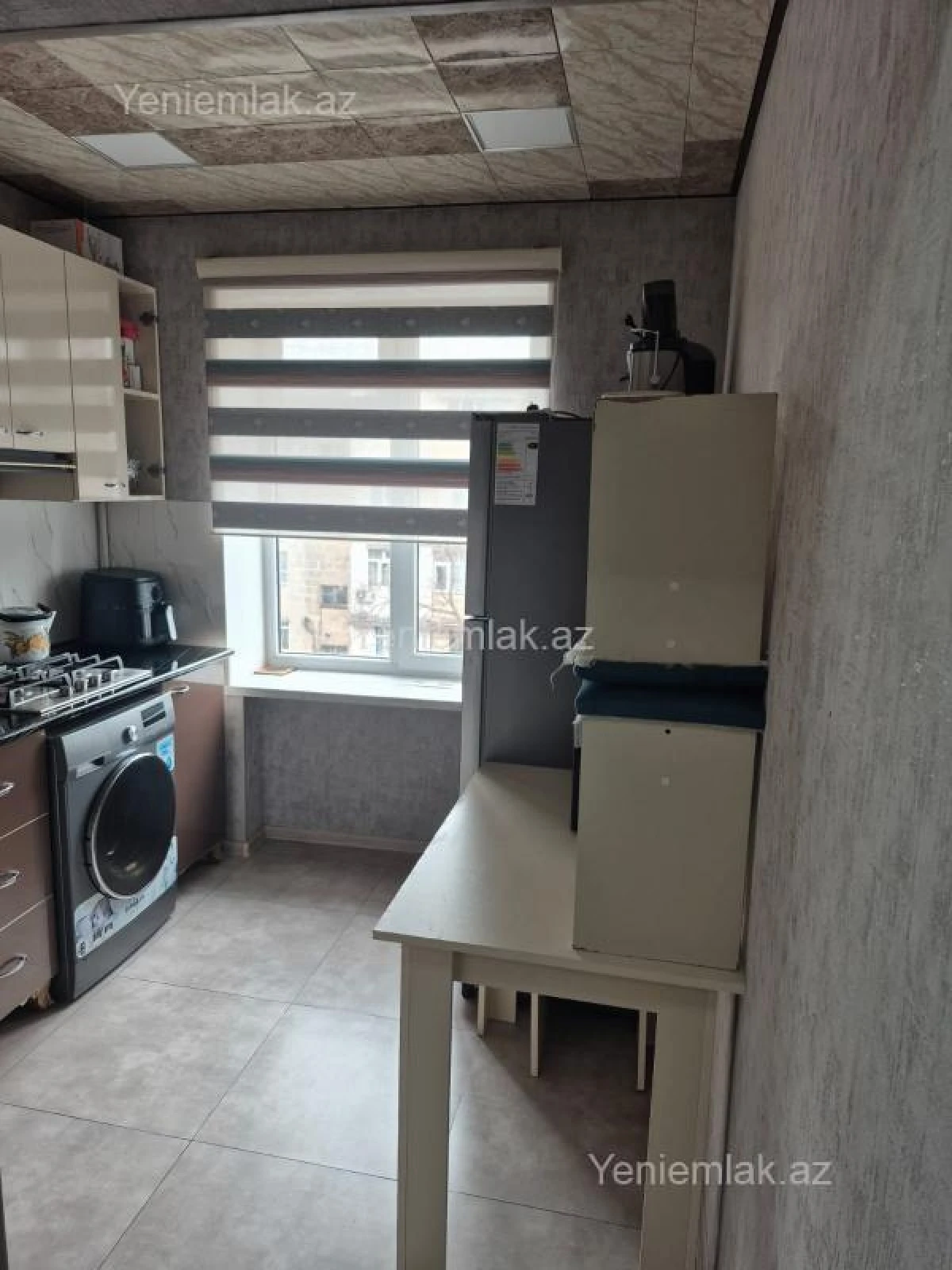 Satılır 4 otaqlı köhnə tikili 90 m²