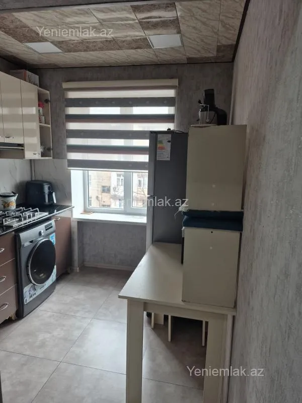 Satılır 4 otaqlı köhnə tikili 90 m²