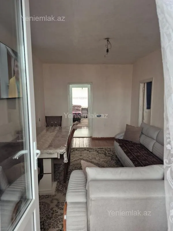 Satılır 4 otaqlı köhnə tikili 90 m²