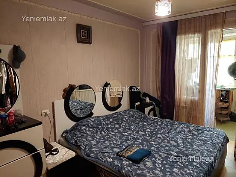 Satılır 4 otaqlı köhnə tikili 100 m²