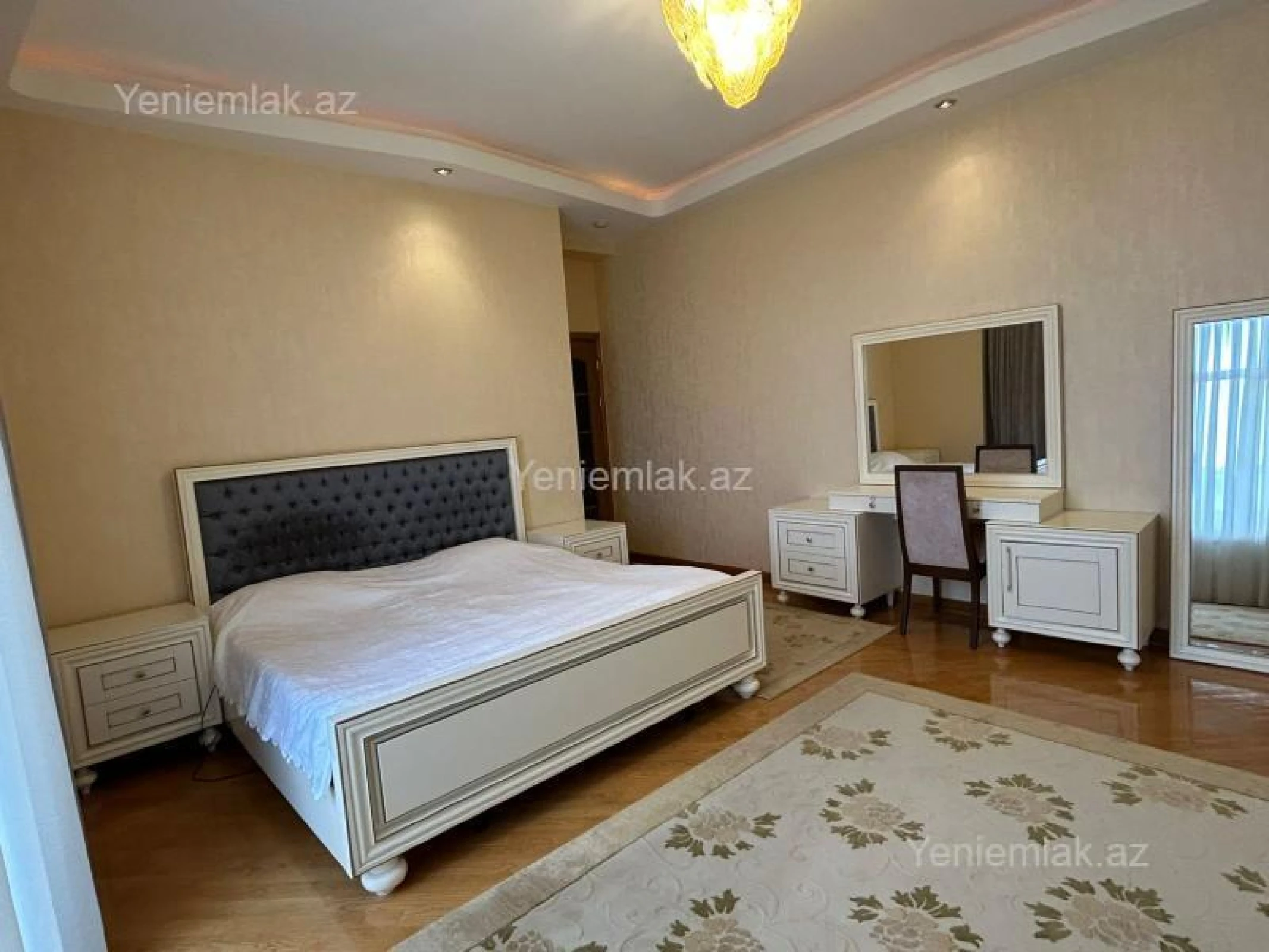 Satılır 3 otaqlı yeni tikili 175 m²