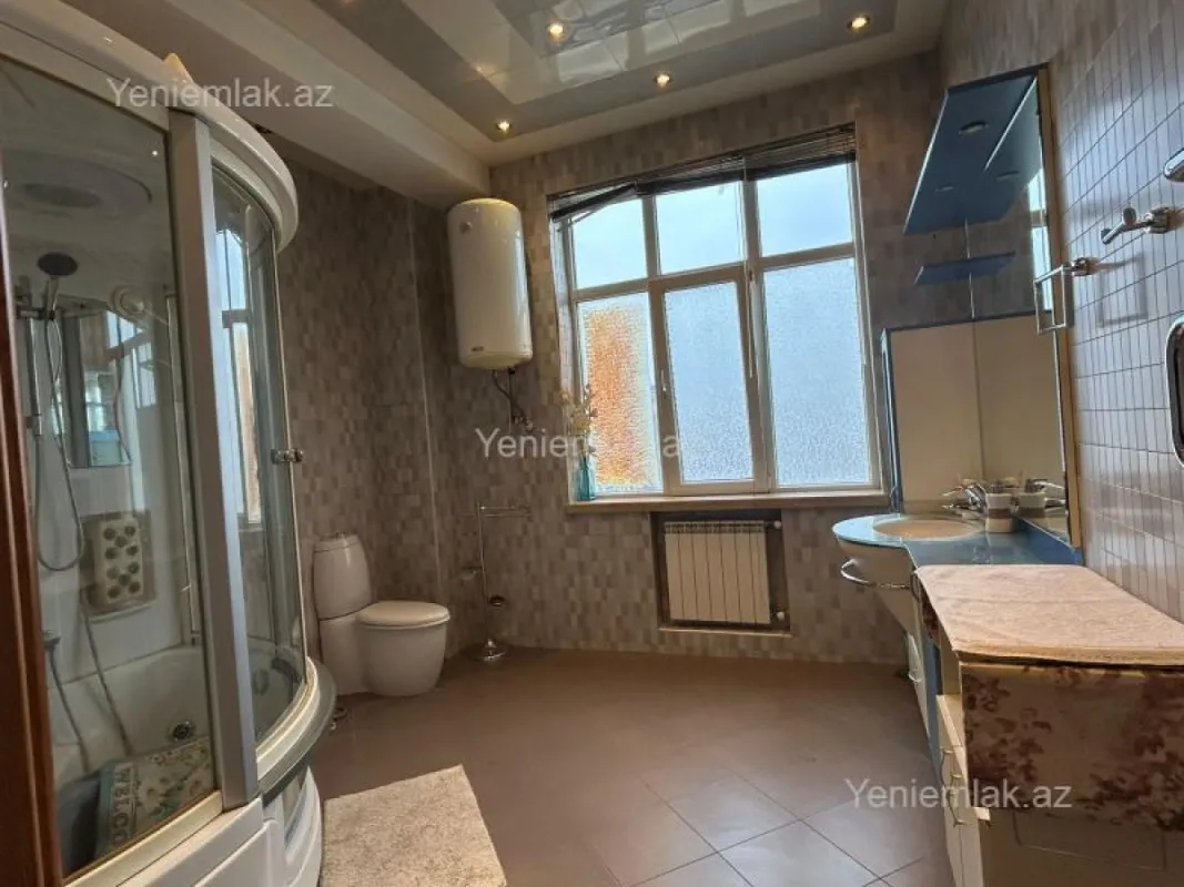 Satılır 3 otaqlı yeni tikili 175 m²
