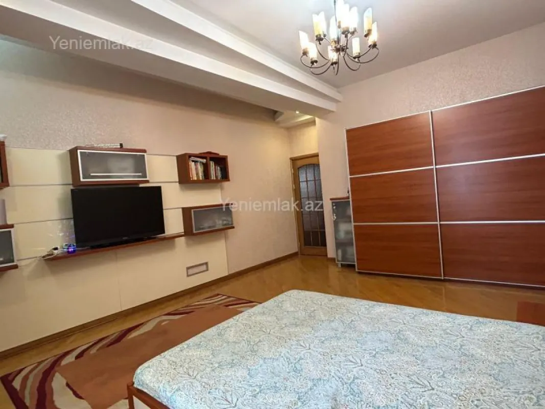 Satılır 3 otaqlı yeni tikili 175 m²
