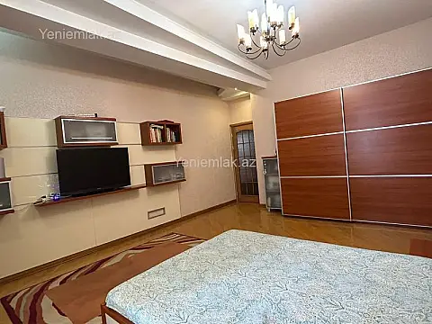 Satılır 3 otaqlı yeni tikili 175 m²