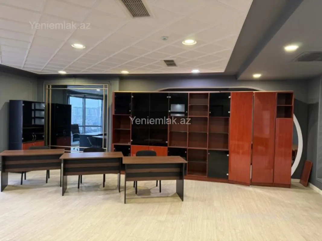 Satılır 5 otaqlı ofis 252 m²