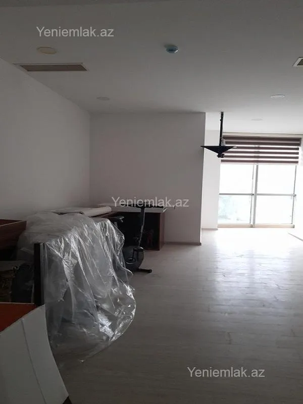 Satılır 5 otaqlı ofis 252 m²