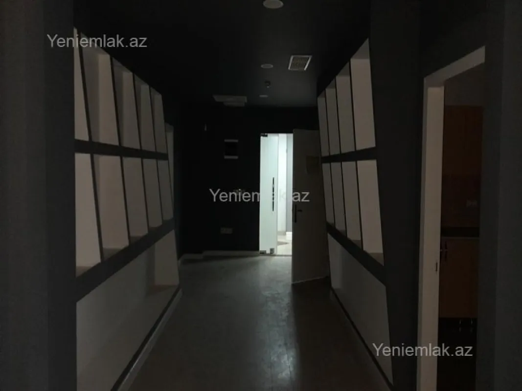 Satılır 5 otaqlı ofis 252 m²