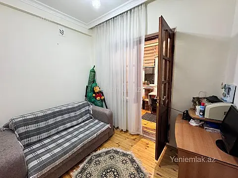 Satılır 2 otaqlı köhnə tikili 50 m²