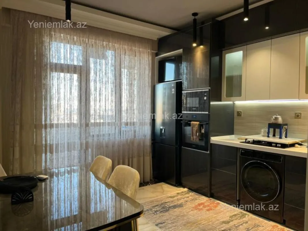 Satılır 4 otaqlı yeni tikili 189 m²