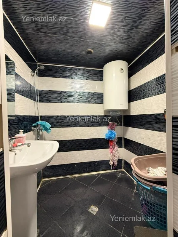 Satılır 3 otaqlı köhnə tikili 80 m²