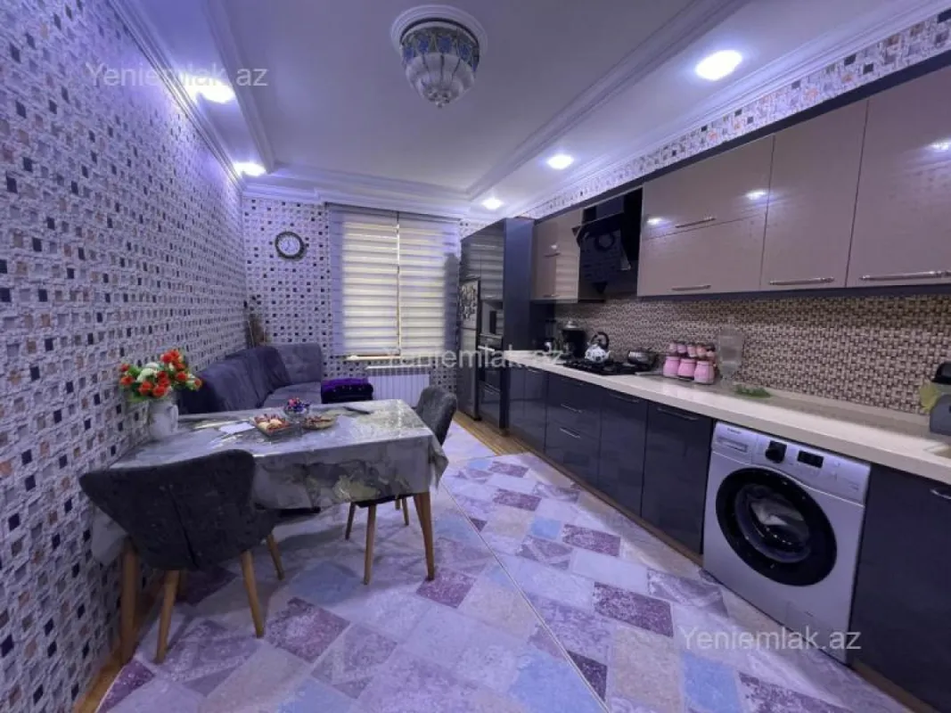 Satılır 6 otaqlı həyət evi 300 m²