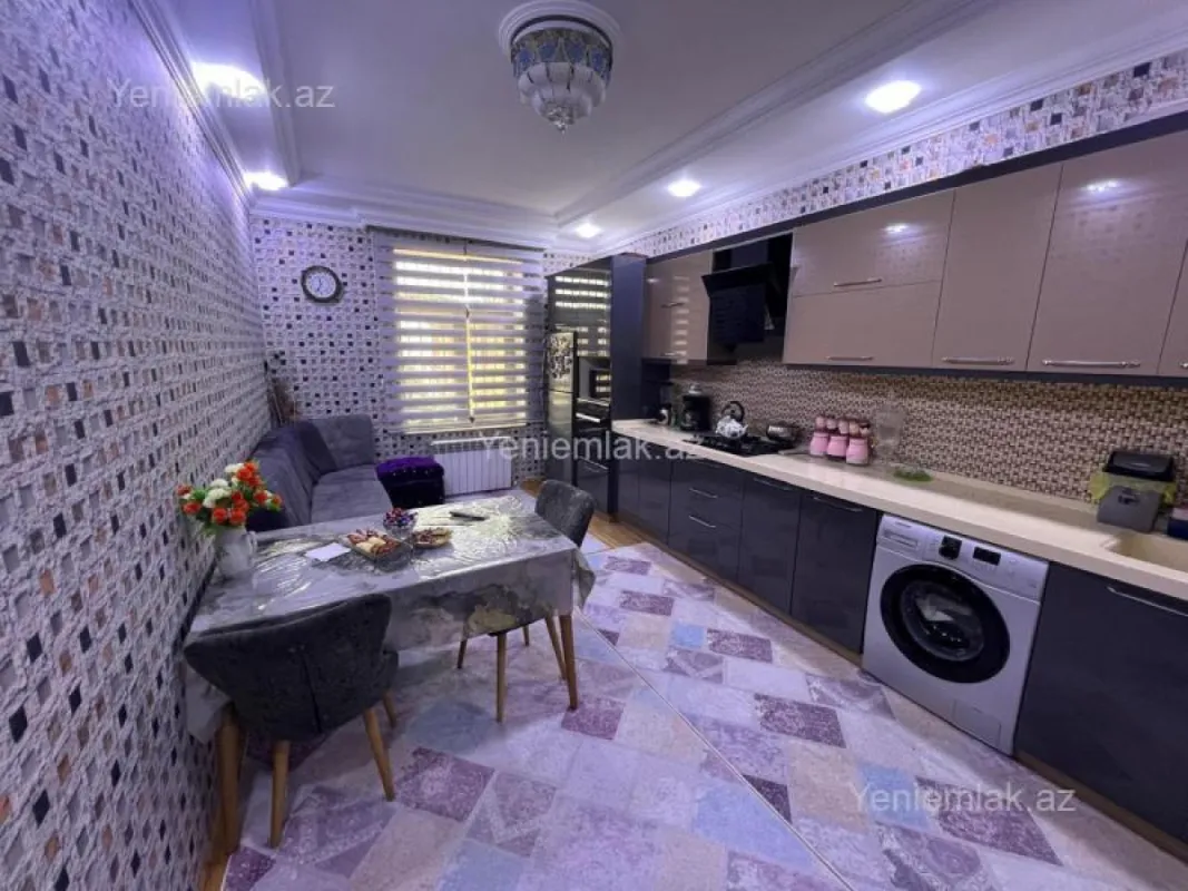Satılır 6 otaqlı həyət evi 300 m²