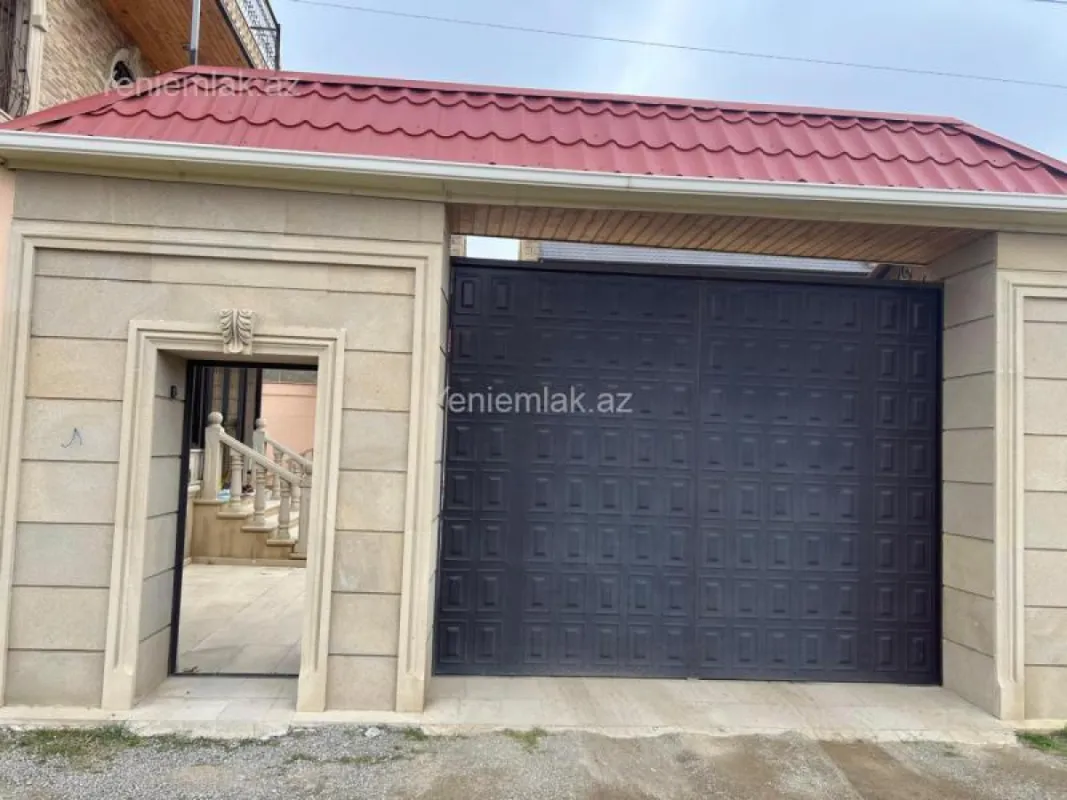 Satılır 6 otaqlı həyət evi 300 m²