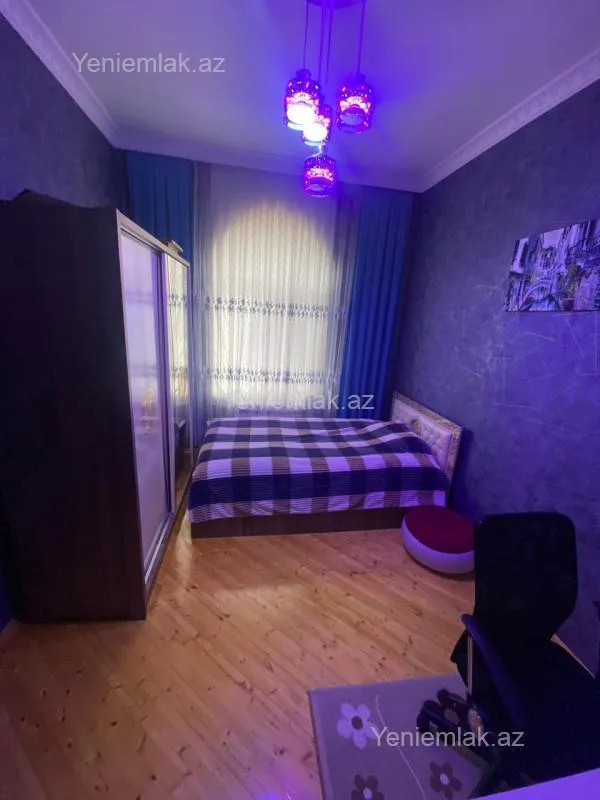 Satılır 6 otaqlı həyət evi 300 m²
