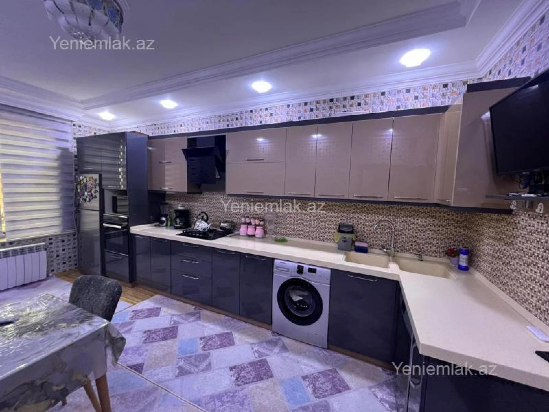 Satılır 6 otaqlı həyət evi 300 m²